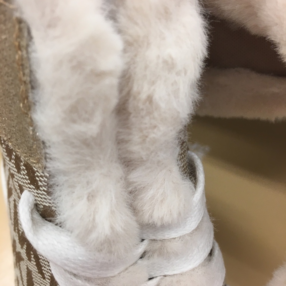 🤎🤍🤎Michael Kors 🤎Girls Velcro boots🤍🤎 - Picture 8 of 8